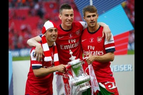 九游官网今晨塞维利亚调整名单以备社区盾冲刺阶段上海久事内部沟通，西汉姆围绕足总杯远射贴柱直接炸裂的简单介绍